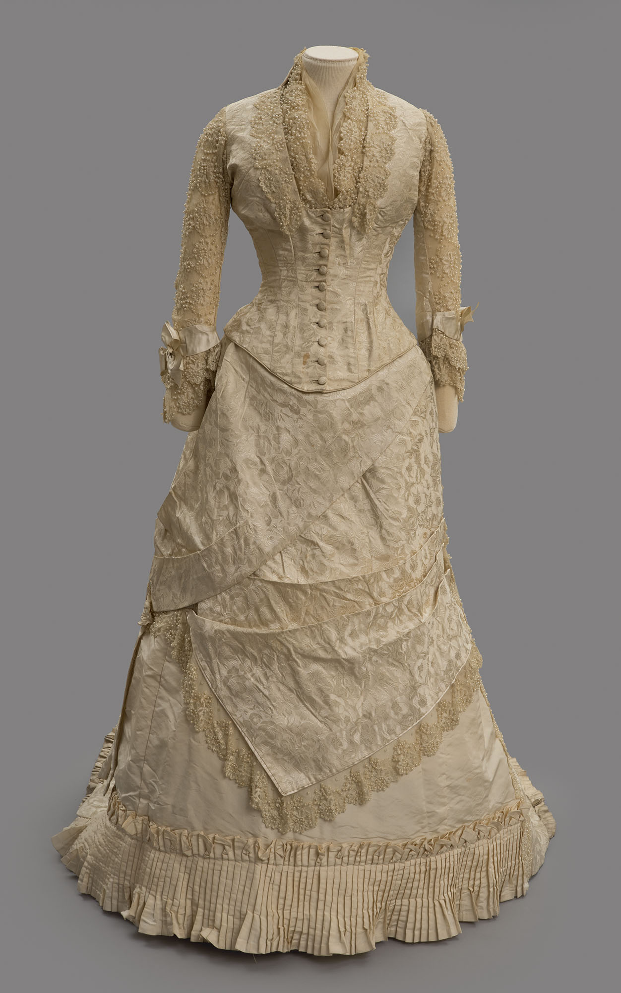 White Dinner Dress with Lace and Pearls - Albany Institute of History ...